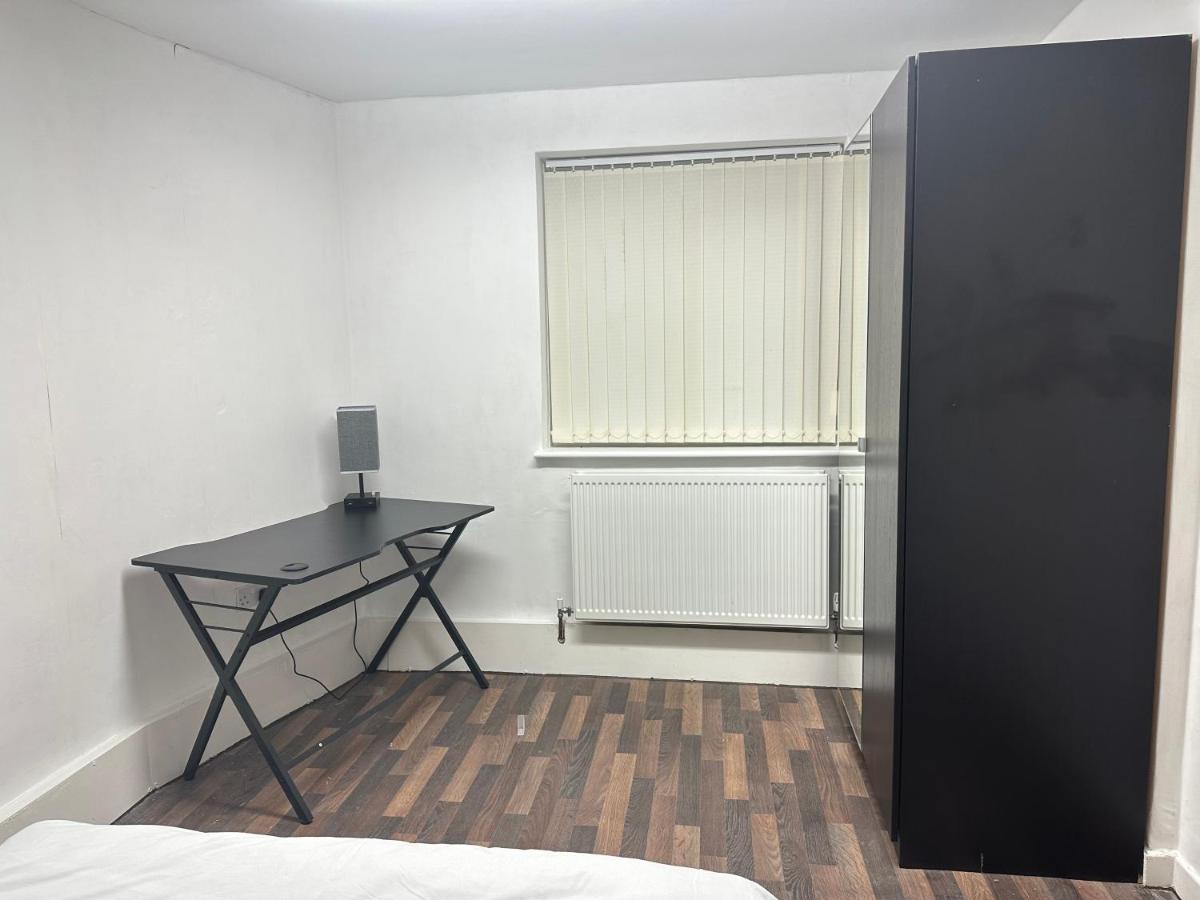 Апартаменти Bright, Warm & Cozy House In Harpurhey Манчестер Екстер'єр фото