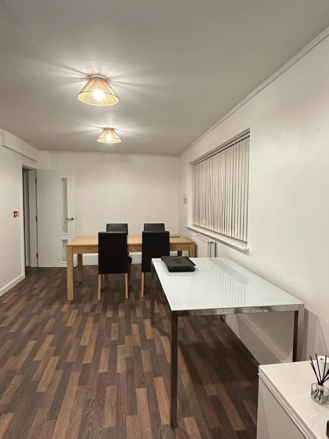 Апартаменти Bright, Warm & Cozy House In Harpurhey Манчестер Екстер'єр фото